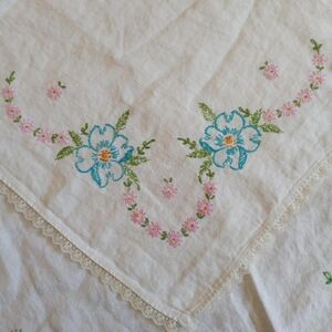 Vintage Handmade Embroidered Floral Linen Tablecloth